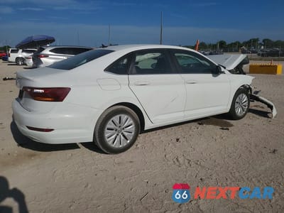Trzecie zdjęcie samochodu z tyłu: 2019 VOLKSWAGEN JETTA S VIN:3VWC57BU9KM120366 - miniatura