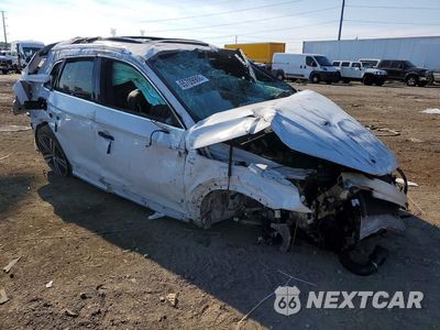 Czwarte zdjęcie samochodu z boku: 2020 AUDI Q5 TITANIUM PRESTIGE VIN:WA1FNAFY9L2087785 - miniatura