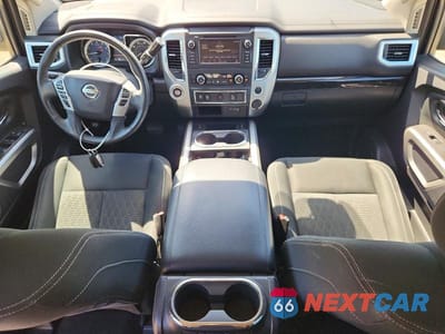 Zdjęcie 8 z 12 samochodu: 2019 NISSAN TITAN SV VIN:1N6AA1E65KN529533 - miniatura