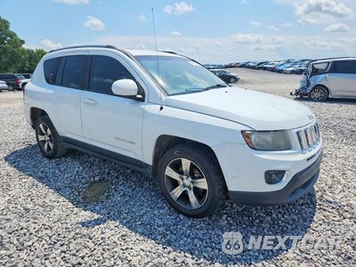 Czwarte zdjęcie samochodu z boku: 2016 JEEP COMPASS LATITUDE VIN:1C4NJDEB7GD558838 - miniatura
