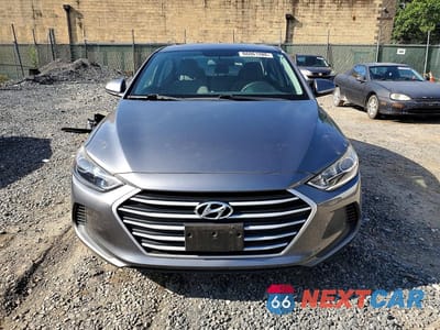 Piąte zdjęcie samochodu w środku: 2018 HYUNDAI ELANTRA SE VIN:5NPD74LF9JH351420 - miniatura