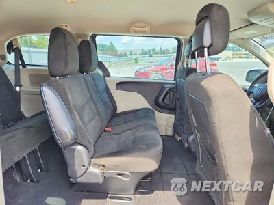 Zdjęcie 11 z 14 samochodu: 2016 DODGE GRAND CARAVAN SE VIN:2C4RDGBG1GR315582 - miniatura