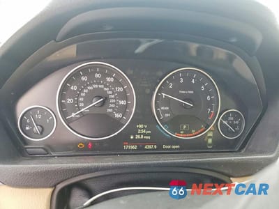 Zdjęcie 9 z 12 samochodu: 2013 BMW 328 I VIN:WBA3A5C53DF355677 - miniatura