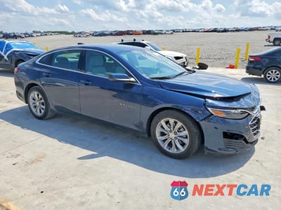 Czwarte zdjęcie samochodu z boku: 2021 CHEVROLET MALIBU LT VIN:1G1ZD5STXMF051484 - miniatura
