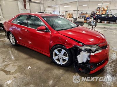 Czwarte zdjęcie samochodu z boku: 2014 TOYOTA CAMRY SE VIN:4T1BF1FK1EU732929 - miniatura