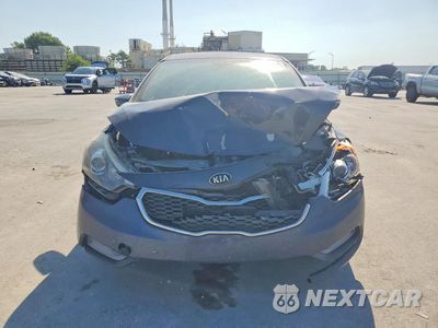 Piąte zdjęcie samochodu w środku: 2015 KIA FORTE LX VIN:KNAFX4A65F5414707 - miniatura