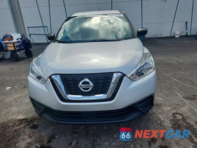 Piąte zdjęcie samochodu w środku: 2020 NISSAN KICKS S VIN:3N1CP5BV3LL562354 - miniatura