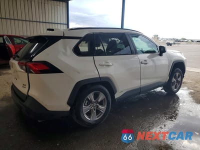 Trzecie zdjęcie samochodu z tyłu: 2025 TOYOTA RAV4 HYBRID XLE VIN:4T3RWRFV7SU169623 - miniatura