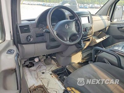 Zdjęcie 8 z 13 samochodu: 2011 MERCEDES-BENZ SPRINTER 2500 DELIVERY VAN VIN:WD3PE7CCXB5608400 - miniatura