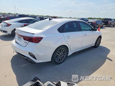 Trzecie zdjęcie samochodu z tyłu: 2024 KIA FORTE GT LINE VIN:3KPF54AD8RE717559 - miniatura