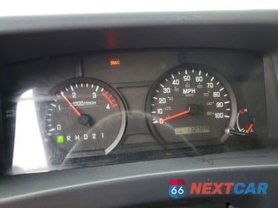 Zdjęcie 9 z 13 samochodu: 2009 ISUZU NPR BOX TRUCK VIN:JALB4W16497400827 - miniatura