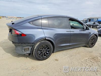 Trzecie zdjęcie samochodu z tyłu: 2017 TESLA MODEL X VIN:5YJXCBE25HF060462 - miniatura