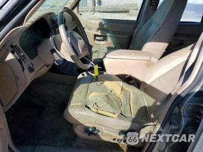 Zdjęcie 7 z 13 samochodu: 2000 FORD EXPLORER EDDIE BAUER VIN:1FMZU64P2YZC60618 - miniatura