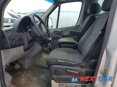 Zdjęcie 7 z 13 samochodu: 2012 MERCEDES-BENZ SPRINTER 2500 VIN:WD3PE7CC0C5705168 - miniatura