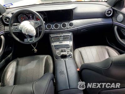 Zdjęcie 8 z 13 samochodu: 2017 MERCEDES-BENZ E 300 4MATIC VIN:WDDZF4KB1HA085485 - miniatura
