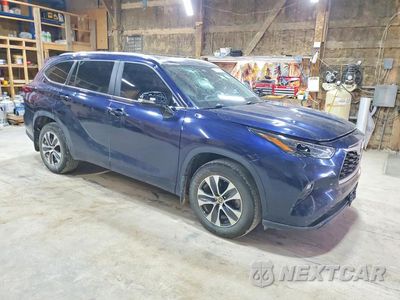 Czwarte zdjęcie samochodu z boku: 2024 TOYOTA HIGHLANDER XLE VIN:5TDKDRBH9RS530885 - miniatura