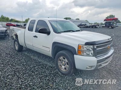Czwarte zdjęcie samochodu z boku: 2013 CHEVROLET SILVERADO K1500 LT VIN:1GCRKSE77DZ292346 - miniatura