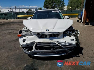 Piąte zdjęcie samochodu w środku: 2013 BMW X1 XDRIVE35I VIN:WBAVM5C55DVV89051 - miniatura