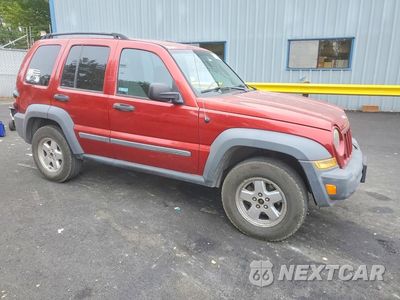 Czwarte zdjęcie samochodu z boku: 2005 JEEP LIBERTY SPORT VIN:1J4GL485X5W680761 - miniatura