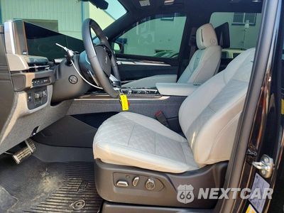 Zdjęcie 7 z 13 samochodu: 2026 CADILLAC ESCALADE V VIN:1GYS9HK9XTR316699 - miniatura