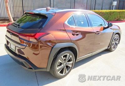 Trzecie zdjęcie samochodu z tyłu: 2019 LEXUS UX 200 VIN:JTHY3JBH0K2013596 - miniatura