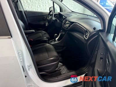 Piąte zdjęcie samochodu w środku: 2019 CHEVROLET TRAX 1LT VIN:KL7CJPSBXKB835335 - miniatura