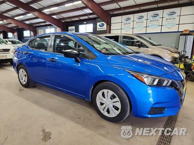 Czwarte zdjęcie samochodu z boku: 2020 NISSAN VERSA S VIN:3N1CN8DV3LL860634 - miniatura
