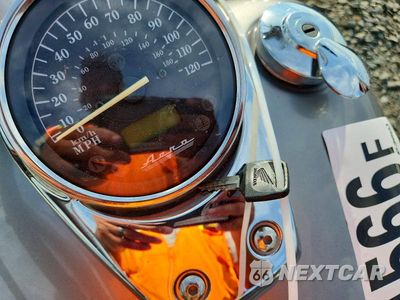 Zdjęcie 8 z 9 samochodu: 2005 HONDA VT750 CA VIN:JH2RC50335M103510 - miniatura