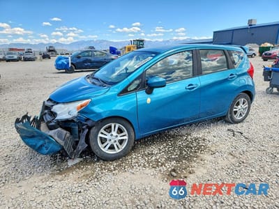 2015 NISSAN VERSA NOTE SV 3N1CE2CP1FL385098 - główne zdjęcie licytacji z USA - miniatura
