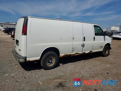Trzecie zdjęcie samochodu z tyłu: 2001 GMC SAVANA G3500 VIN:1GTHG39R611100875 - miniatura