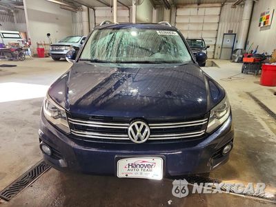 Piąte zdjęcie samochodu w środku: 2016 VOLKSWAGEN TIGUAN S VIN:WVGBV7AX5GW612650 - miniatura