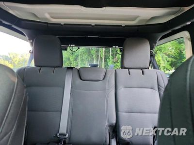 Zdjęcie 10 z 14 samochodu: 2018 JEEP WRANGLER UNLIMITED SPORT VIN:1C4HJXDGXJW220955 - miniatura