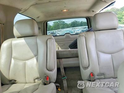 Zdjęcie 10 z 13 samochodu: 2004 CHEVROLET SUBURBAN C1500 VIN:3GNEC16Z44G325686 - miniatura