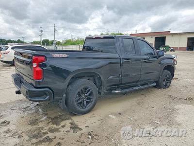 Trzecie zdjęcie samochodu z tyłu: 2020 CHEVROLET SILVERADO K1500 TRAIL BOSS CUSTOM VIN:1GCRYCEF2LZ137441 - miniatura