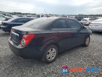 Trzecie zdjęcie samochodu z tyłu: 2016 CHEVROLET SONIC LT VIN:1G1JC5SH5G4173195 - miniatura