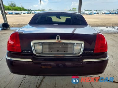 Zdjęcie 6 z 12 samochodu: 2006 LINCOLN TOWN CAR SIGNATURE VIN:1LNHM81V36Y649216 - miniatura