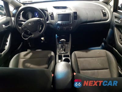 Zdjęcie 8 z 12 samochodu: 2018 KIA FORTE LX VIN:3KPFL4A77JE232642 - miniatura