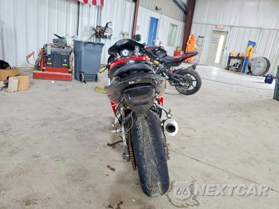 Czwarte zdjęcie samochodu z boku: 2000 SUZUKI GSX-R750 VIN:JS1GR7HA7Y2102304 - miniatura