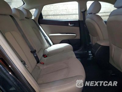 Zdjęcie 10 z 12 samochodu: 2016 KIA OPTIMA LX VIN:5XXGT4L34GG073352 - miniatura