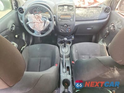 Zdjęcie 8 z 13 samochodu: 2018 NISSAN VERSA S PLUS VIN:3N1CN7APXJL815798 - miniatura