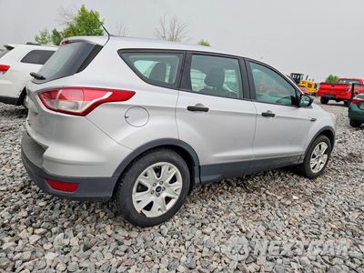 Trzecie zdjęcie samochodu z tyłu: 2015 FORD ESCAPE S VIN:1FMCU0F71FUA88317 - miniatura