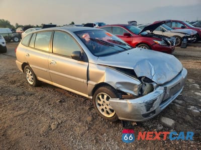 Czwarte zdjęcie samochodu z boku: 2003 KIA RIO CINCO VIN:KNADC165936131590 - miniatura
