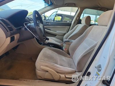 Zdjęcie 7 z 12 samochodu: 2006 HONDA ACCORD LX VIN:JHMCM56426C002315 - miniatura