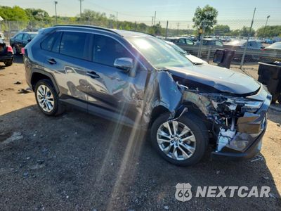 Czwarte zdjęcie samochodu z boku: 2023 TOYOTA RAV4 XLE PREMIUM VIN:2T3C1RFV6PC242459 - miniatura