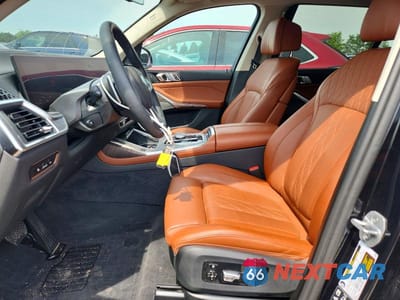 Zdjęcie 7 z 13 samochodu: 2025 BMW X7 XDRIVE40I VIN:5UX23EM03S9Z99752 - miniatura