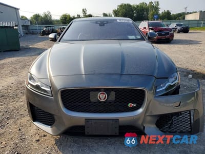 Piąte zdjęcie samochodu w środku: 2016 JAGUAR XF S VIN:SAJBM4BVXGCY19086 - miniatura