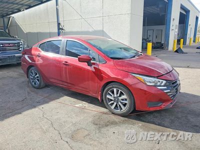 Czwarte zdjęcie samochodu z boku: 2025 NISSAN VERSA SV VIN:3N1CN8EV3SL829882 - miniatura