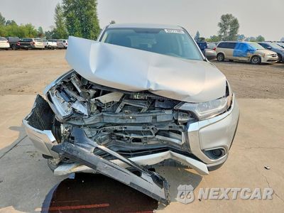 Piąte zdjęcie samochodu w środku: 2018 MITSUBISHI OUTLANDER SE VIN:JA4AZ3A31JZ057125 - miniatura