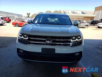 Piąte zdjęcie samochodu w środku: 2018 VOLKSWAGEN ATLAS SE VIN:1V2KR2CA6JC565009 - miniatura