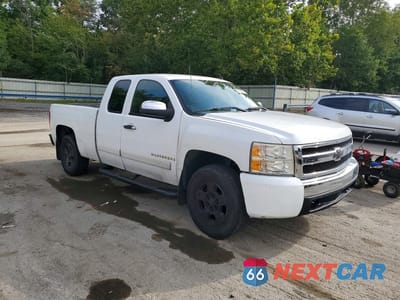 Czwarte zdjęcie samochodu z boku: 2008 CHEVROLET SILVERADO K1500 VIN:1GCEK19JX8Z282883 - miniatura